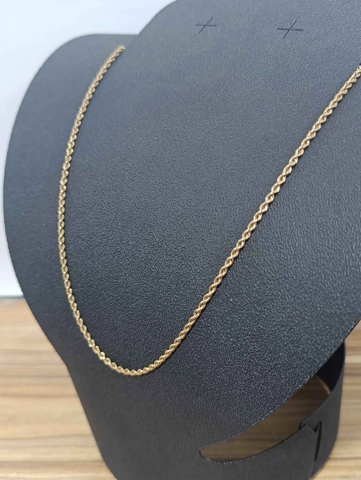 🔗✨ TORSAL ORO 10K ✨🔗 – 2.8g – USADO