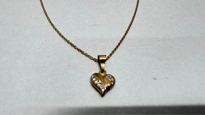 Cadena con dije de corazón de oro 10k peso 2.2gr