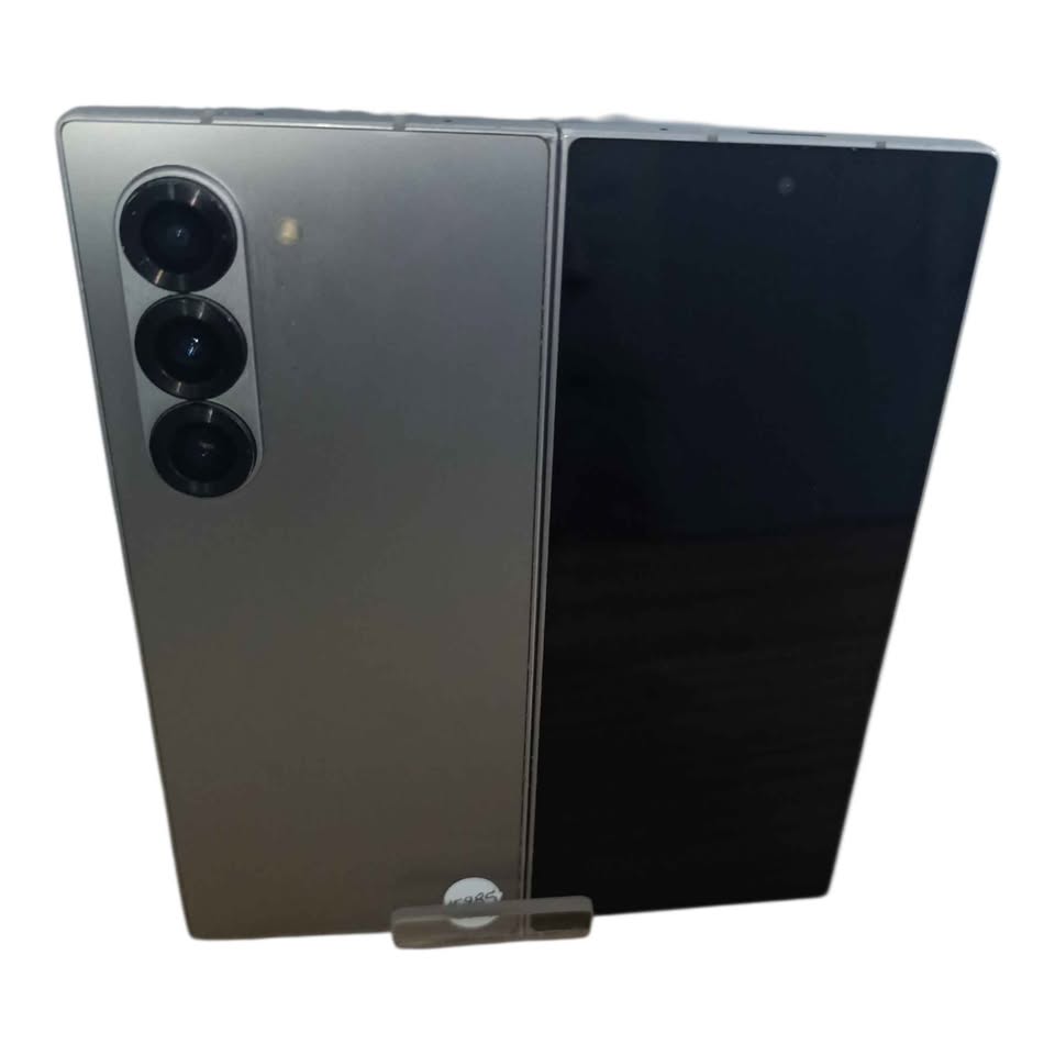 Celular galaxy z fold 6 512gb 12 Ram liberado USADO