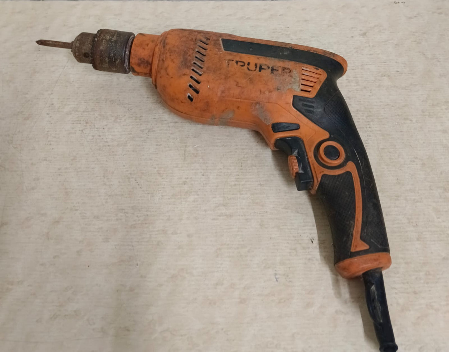 Taladro TRUPER roto 1-2 con broca, usado
