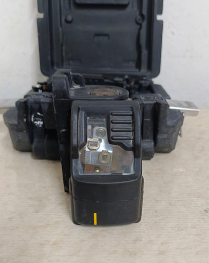 Nivel Laser rojo DEWALT DW088 en estuche, usado