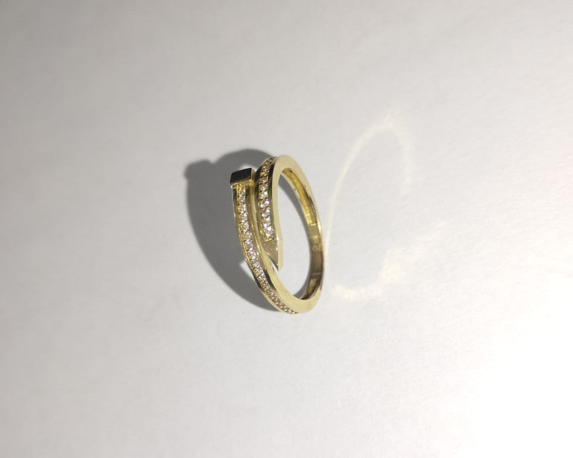 💎 ANILLO DE ORO 10K CON PIEDRAS INCRUSTADAS ✨