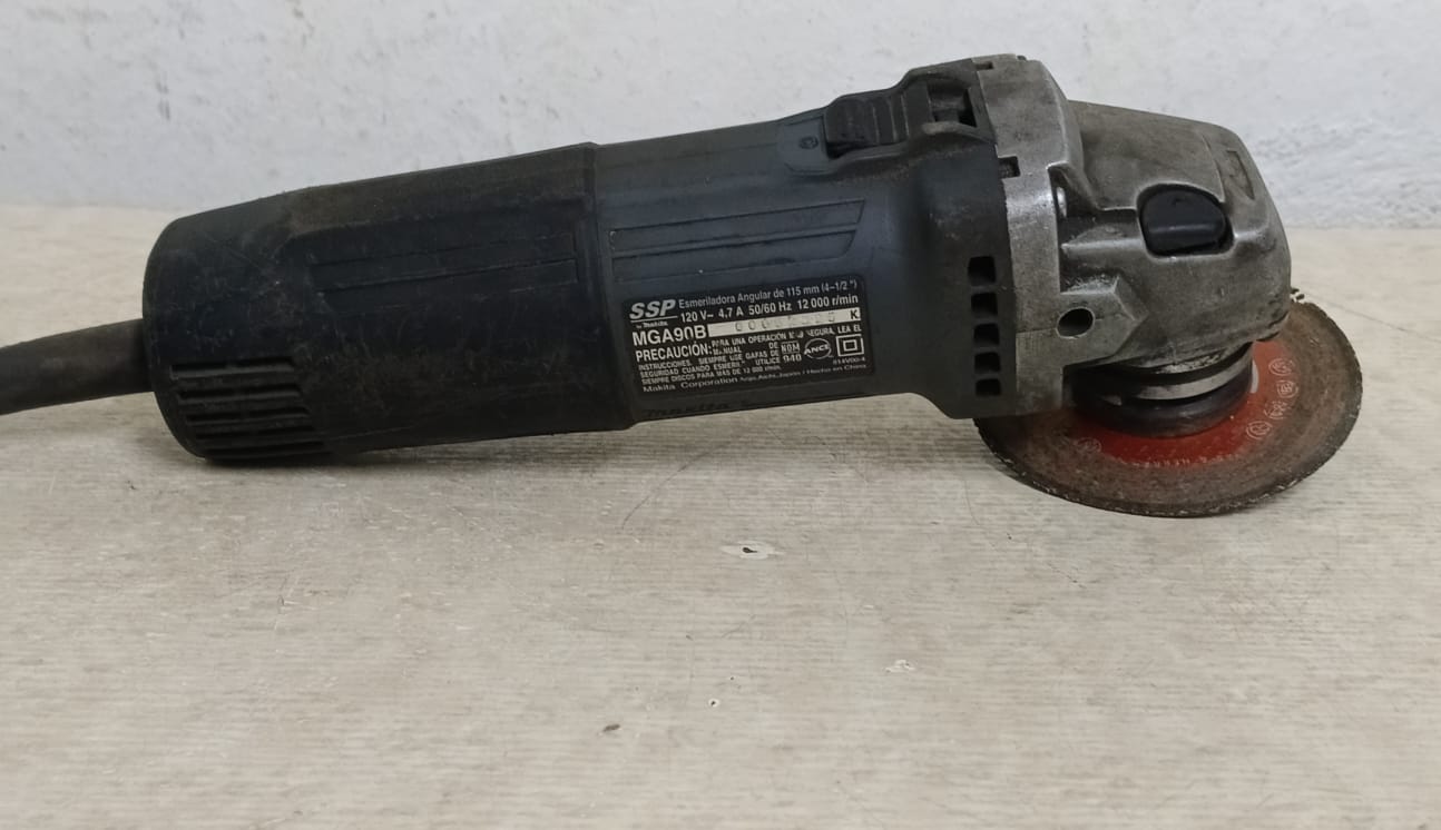 Esmeril MAKITA mga90b, usado