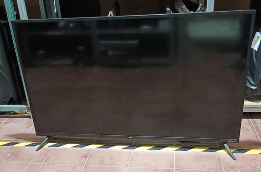 smart tv 55 pulgadas JVC con control, usado
