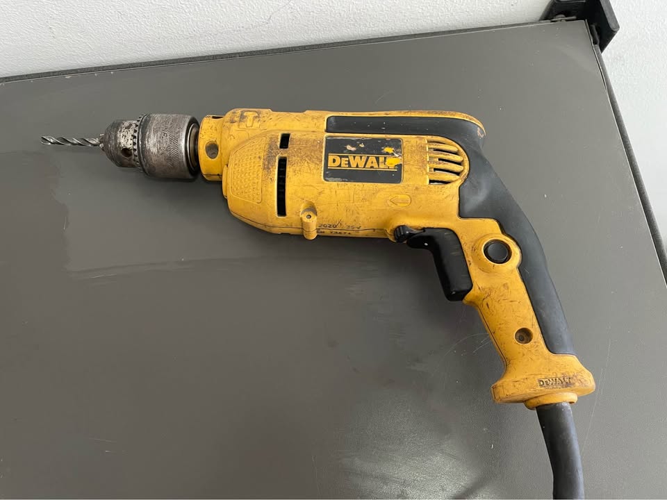 Taladro Percutor Dewalt-Usado