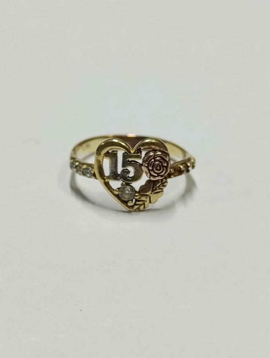 Oro Anillo XV Años 2.7 Gramos USADO