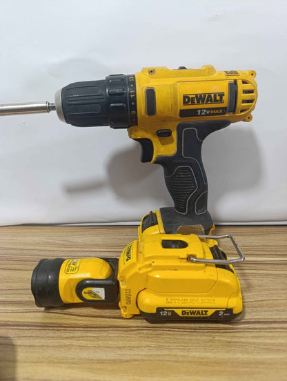 Taladro Dewalt con Batería, Cargador y Lampara USADO