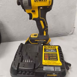 Atornillador Dewalt con pila y cargador