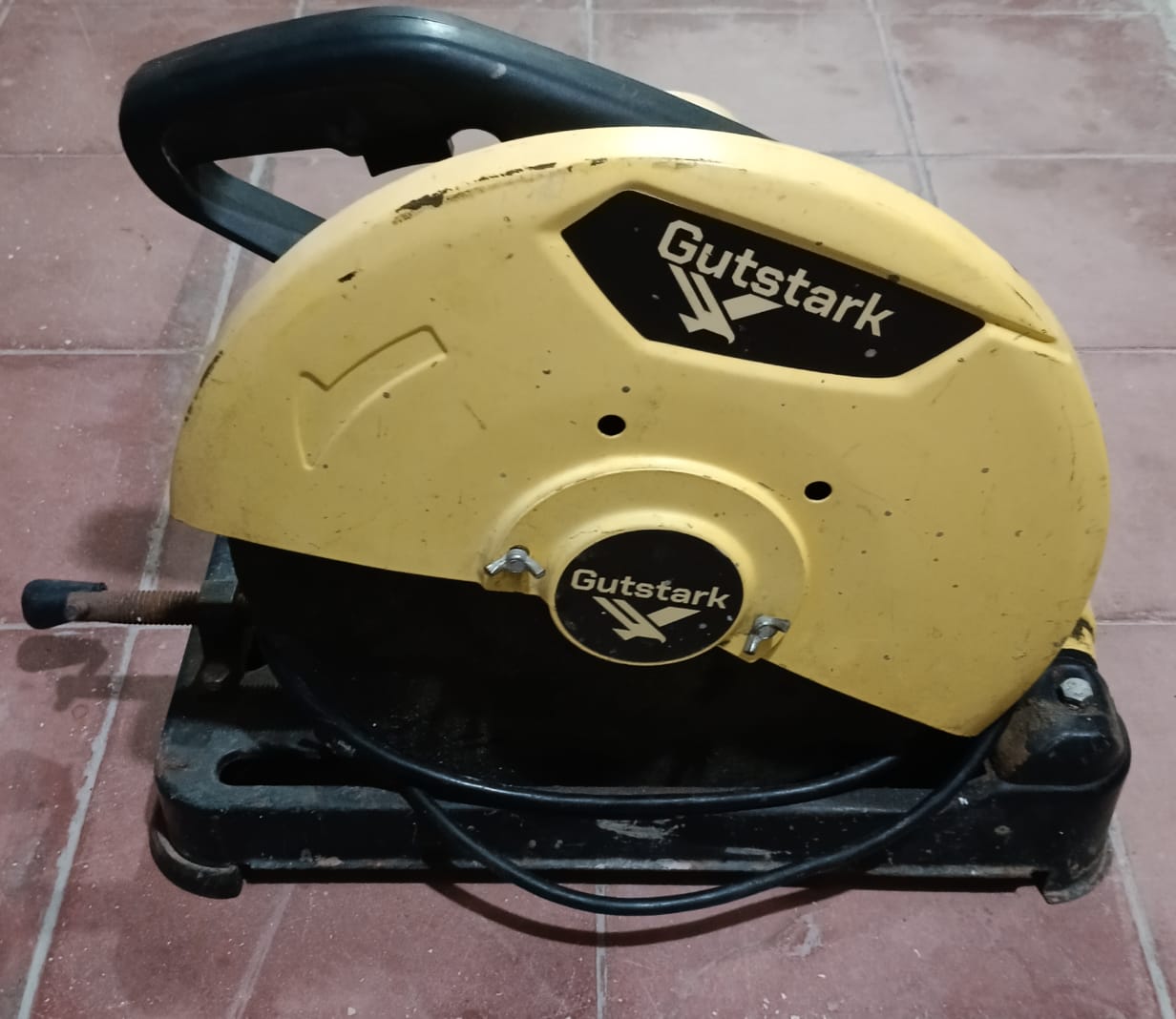 Cortadora de Metal Gustark, usado