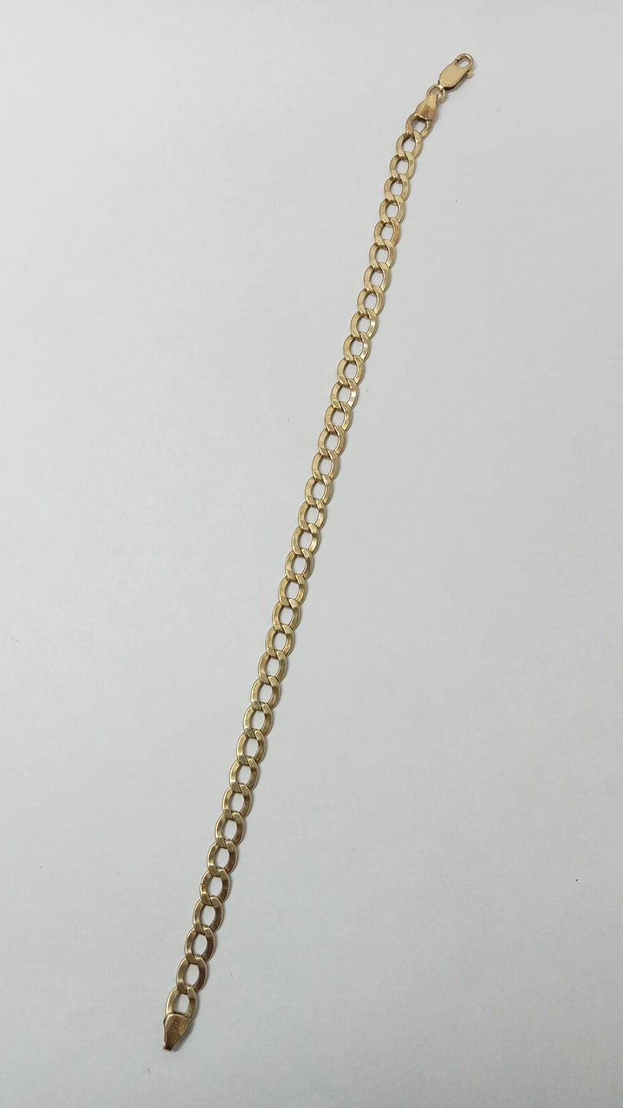 Pulsera de oro 08k diseño planchado mide 23.5 cm