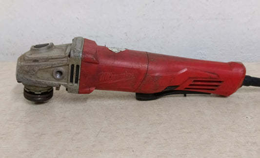Esmeriladora MILWAUKEE 6141-30, usado