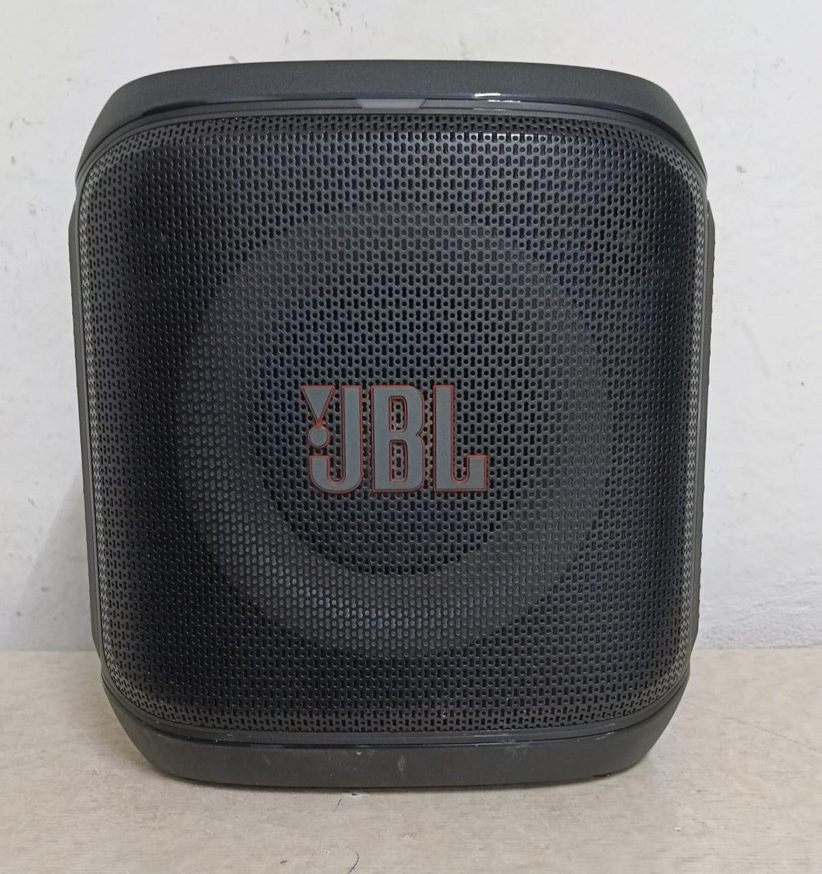 Bocina recargable JBL partybox, usado