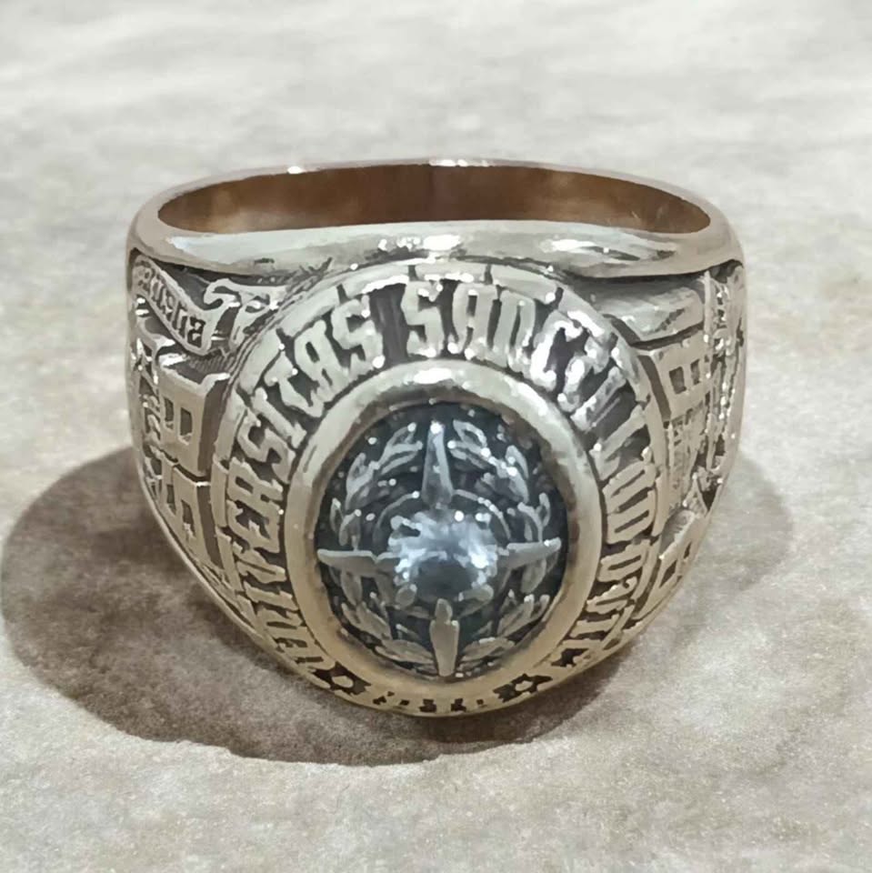 Oro anillo con sirconia 10k 15g