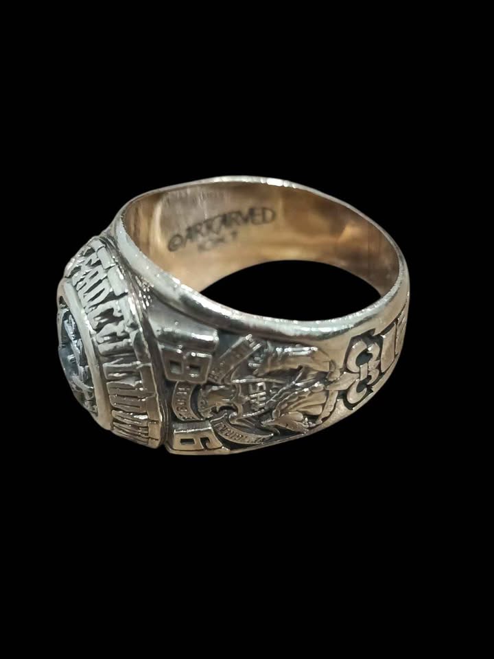 Oro anillo con sirconia 10k 15g