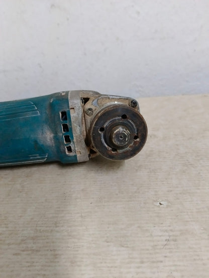 Mini esmeril MAKITA 9557hp sin disco, usado