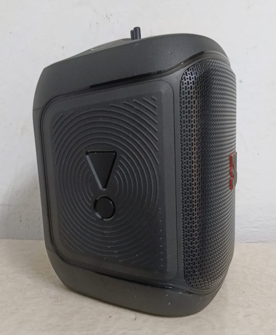 Bocina recargable JBL partybox, usado