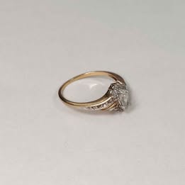 Anillo de oro con sintéticos 8k p 2.1