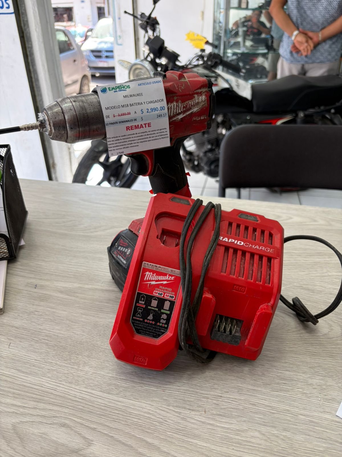 ATORNILLADOR MILWAUKEE M18