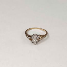 Anillo de oro con sintéticos 8k p 2.1