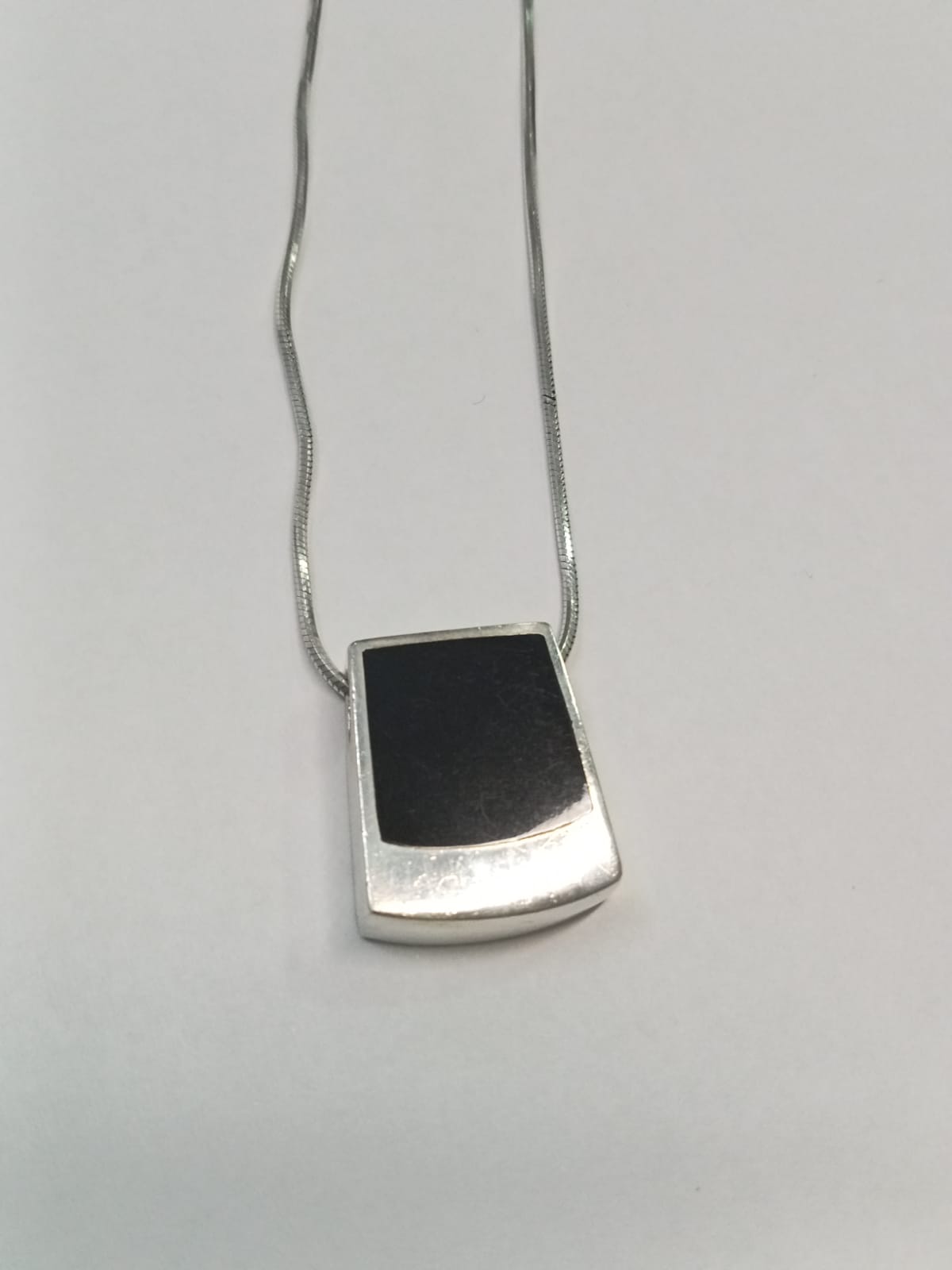 dije de plata - diseño cuadro con sintetico negro
