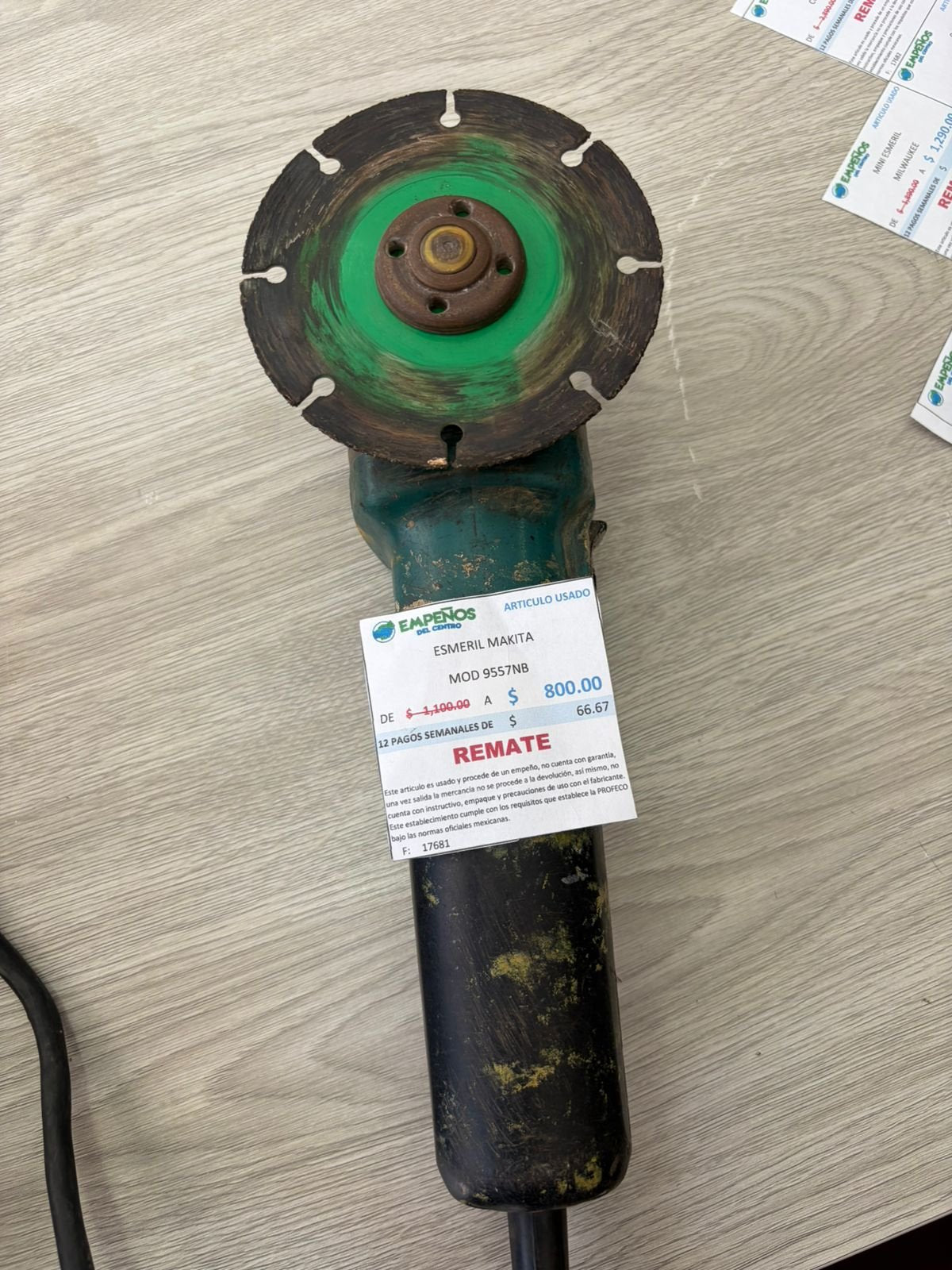 ESMERIL MAKITA 9557NB