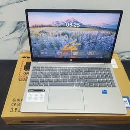 LAPTOP HP  475 GB DE ALMACENAMIENTO Y 8 GB DE MEMORIA RAM CON CARGADOR