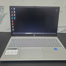 LAPTOP HP  475 GB DE ALMACENAMIENTO Y 8 GB DE MEMORIA RAM CON CARGADOR
