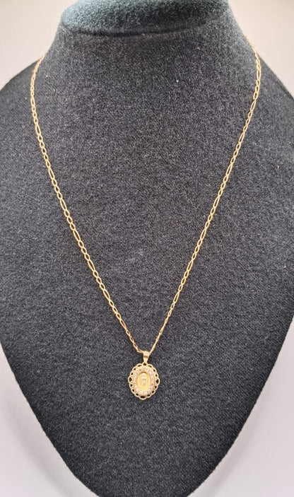 Cadena con dije de virgen ORO 10k peso 4gr, usado