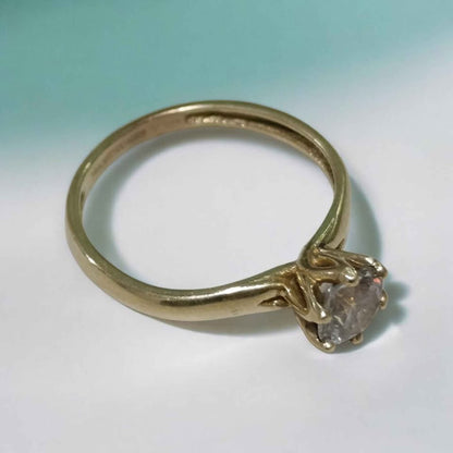 Oro anillo con piedra 10k 1.9g