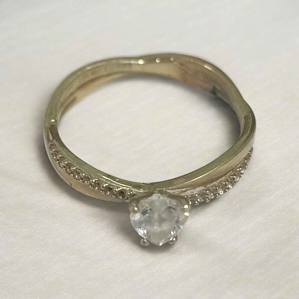 Oro anillo 10k 2g