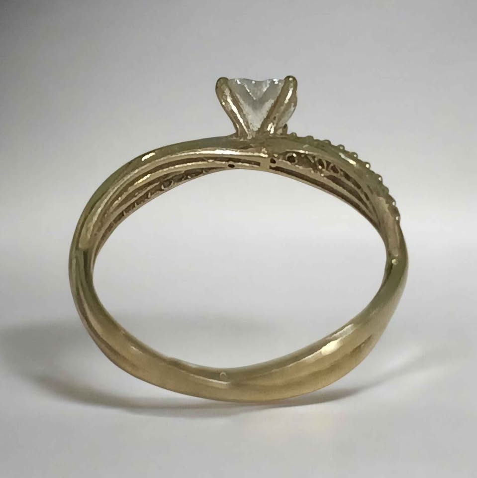 Oro anillo 10k 2g
