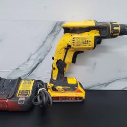 ⚙ DESATORNILLADOR DEWALT BRUSHLESS CON CARGADOR Y BATERIA