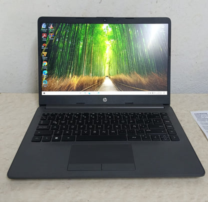 Laptop HP 240gb ssd 8ram ryzen 3, usado