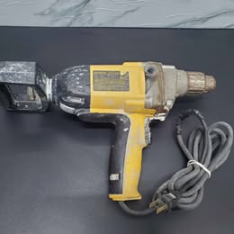 BATIDOR DEWALT MODELO DW130V-B3