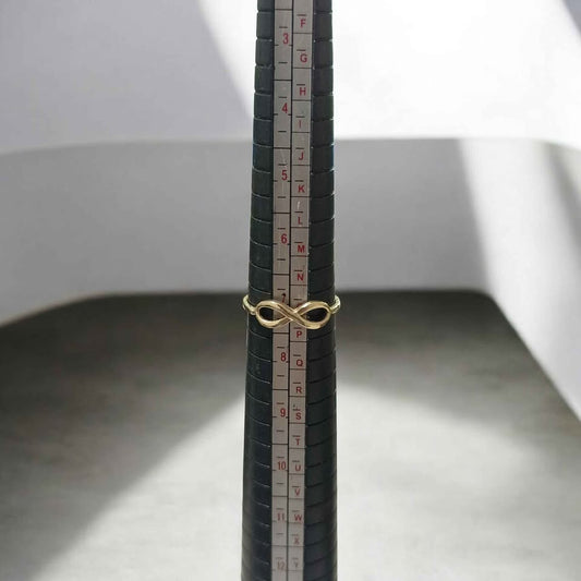 Oro anillo infinito 10k 1.1g