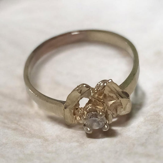 Oro anillo 10k 1.1g