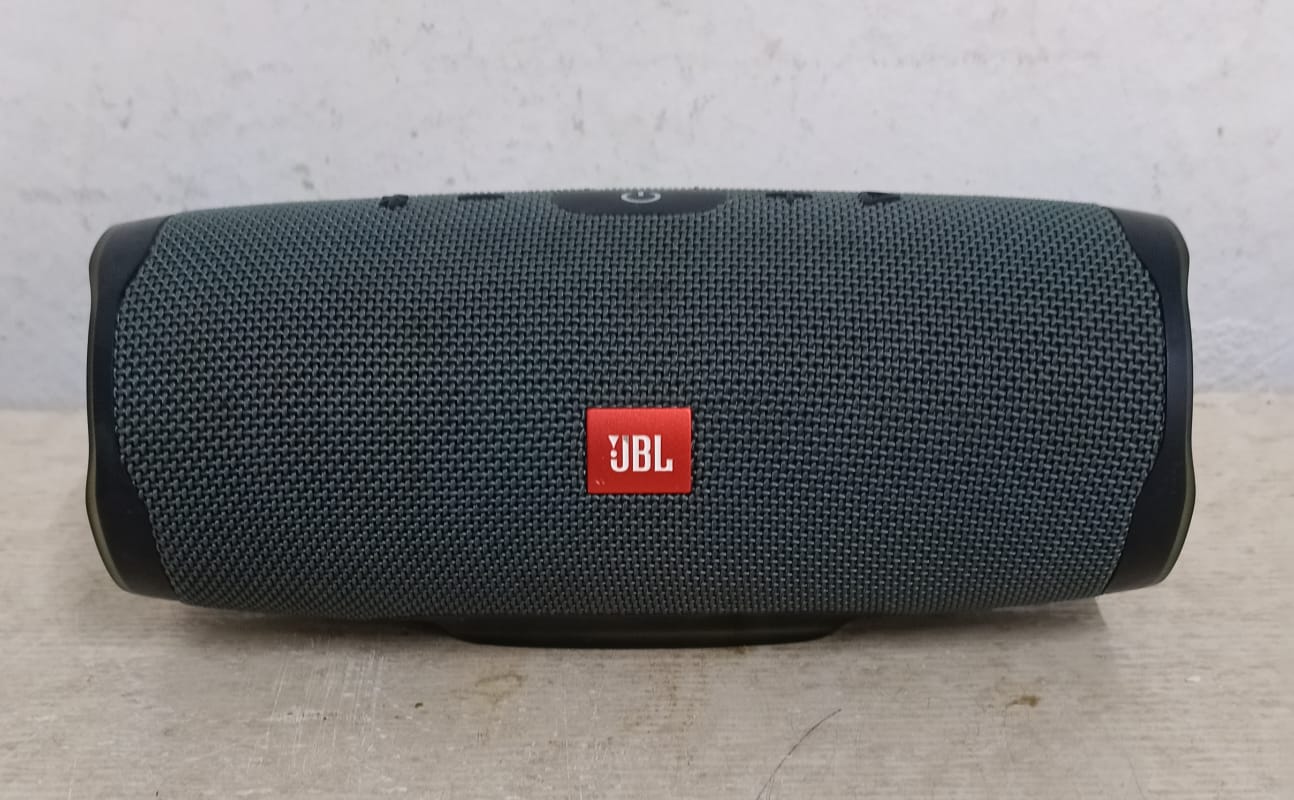 Bocina JBL essential 2, usado