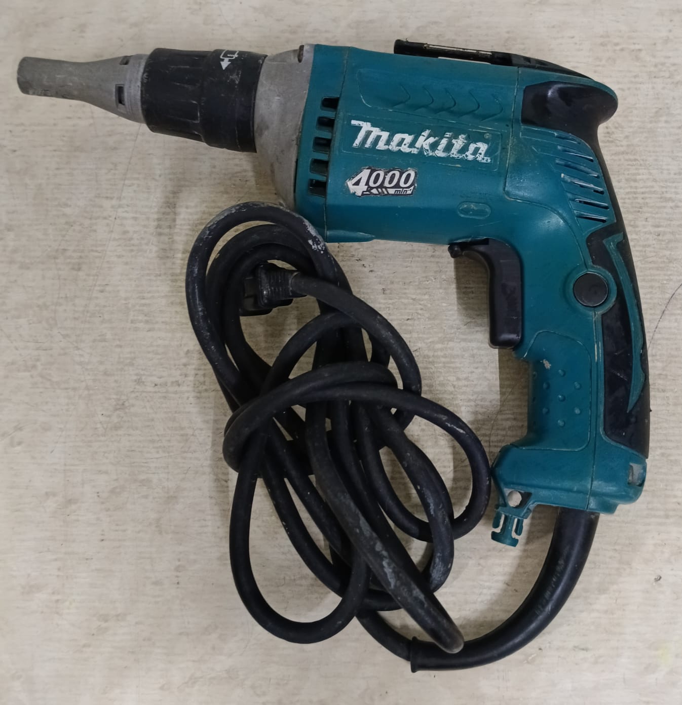 Atornillador MAKITA FS4200 - Usado