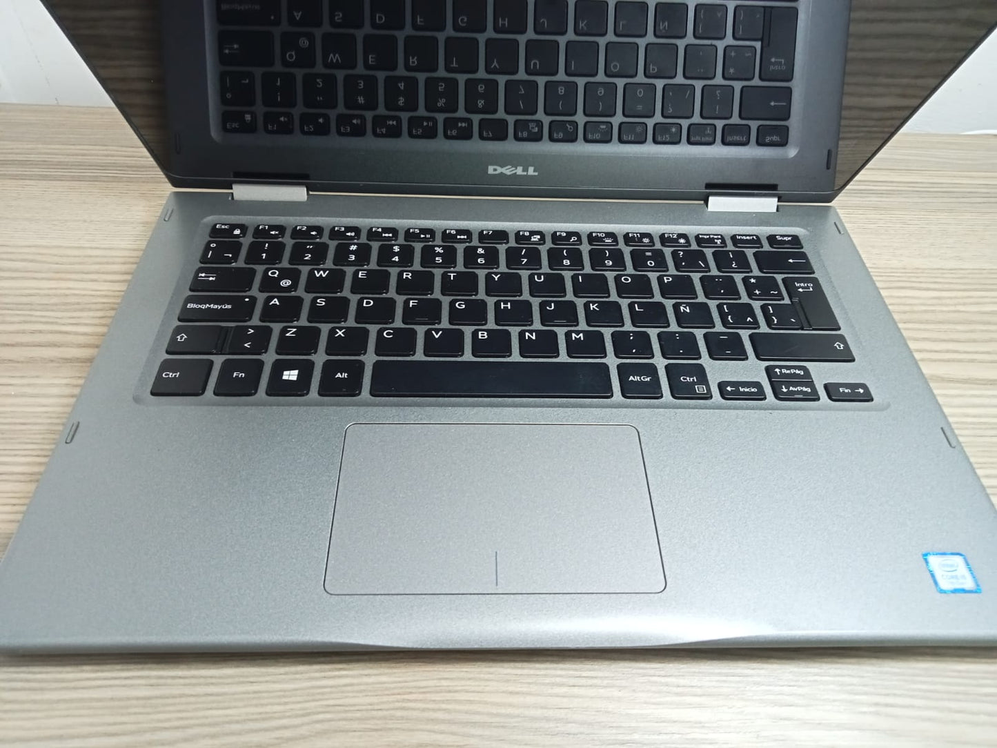 Laptop Dell! 256 gb ssd 6 ram con cargador