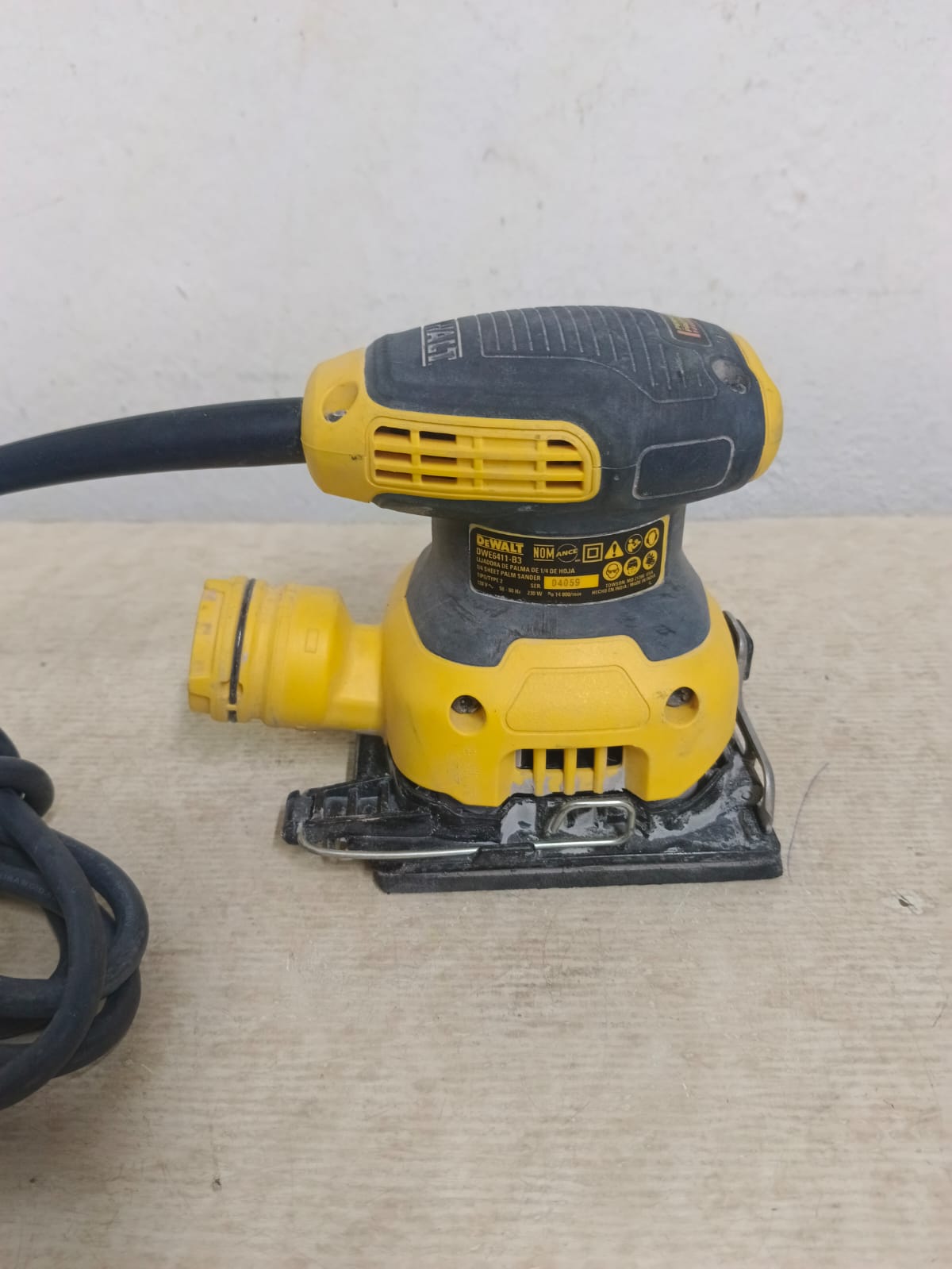 Lijadora de acabado DEWALT dwe6411-b3, usado
