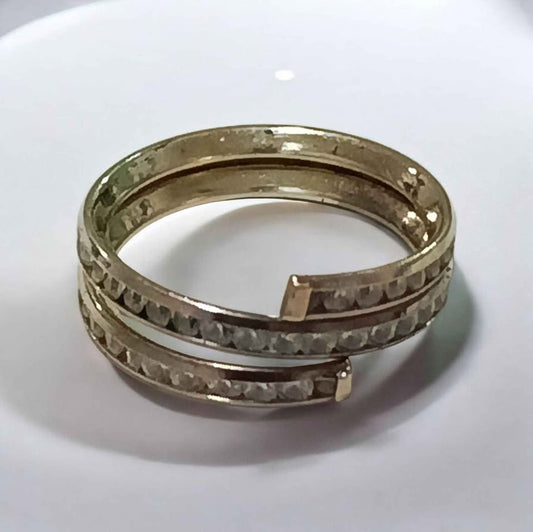 Oro anillo con piedritas 10k 1.8g