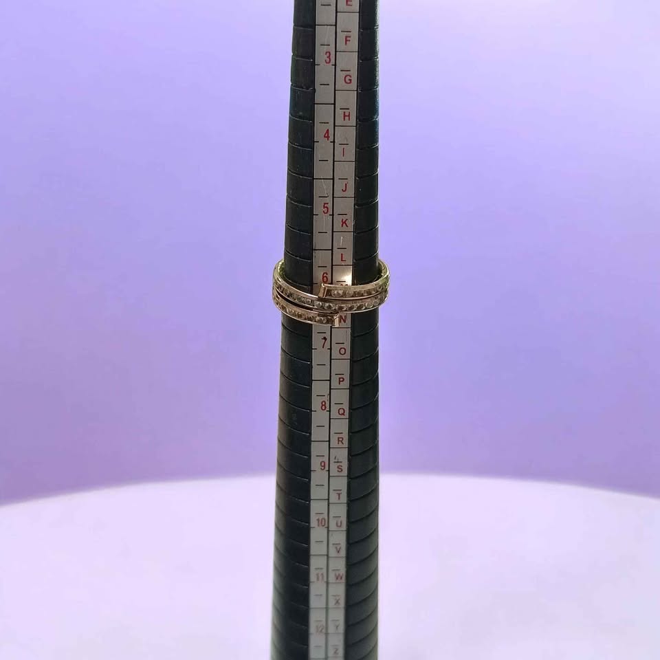 Oro anillo con piedritas 10k 1.8g