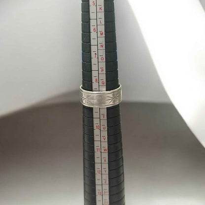 Plata Argolla con detalles de figuras .925 5g