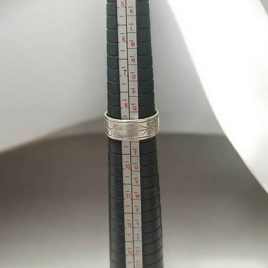 Plata Argolla con detalles de figuras .925 5g