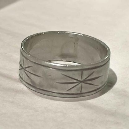 Plata Argolla con detalles de figuras .925 5g