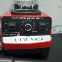 ICUADORA THEIYL ANDA CON VASO DE PLASTICO Y VASO PEQUELO