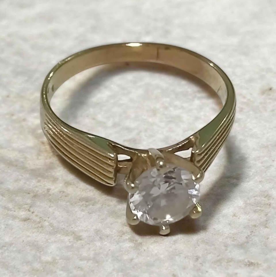 Oro anillo 10k 2.5g