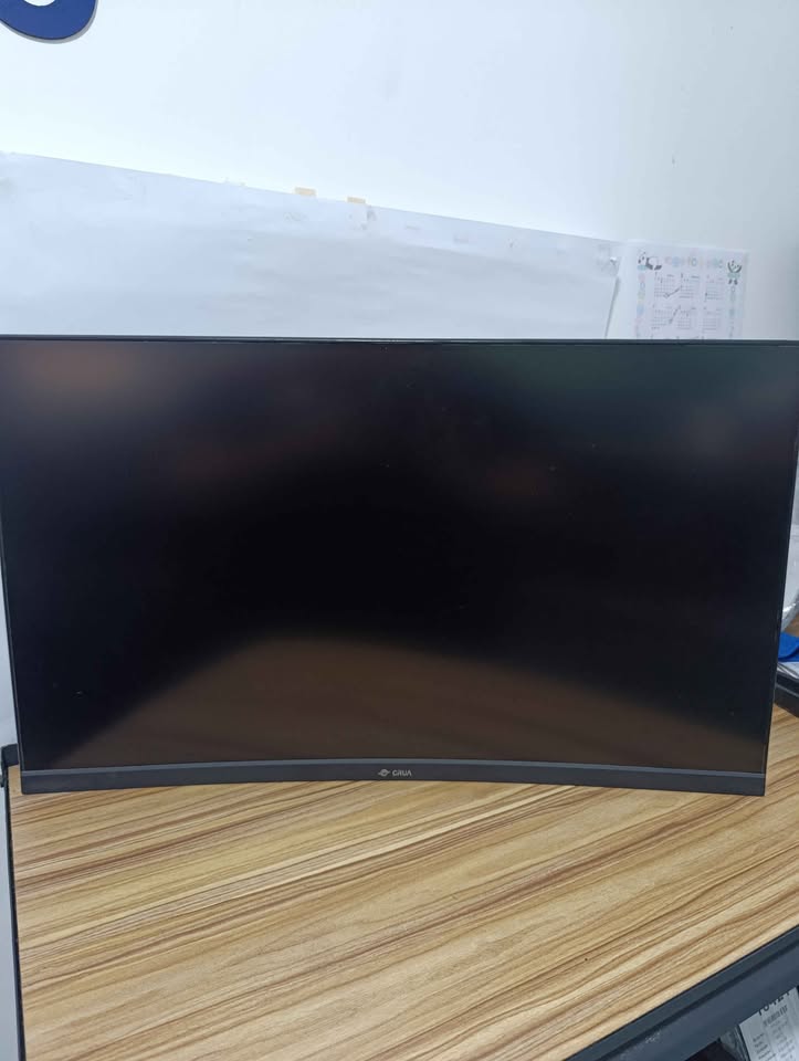MONITOR CRUA EN CAJA