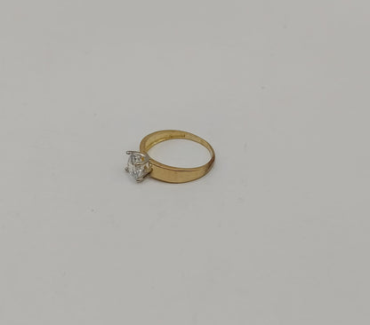 Anillo solitario ORO 10k peso 1.5gr, usado