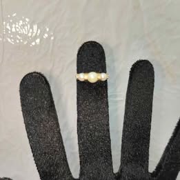 Anillo con perlas 10k p 4.2gr